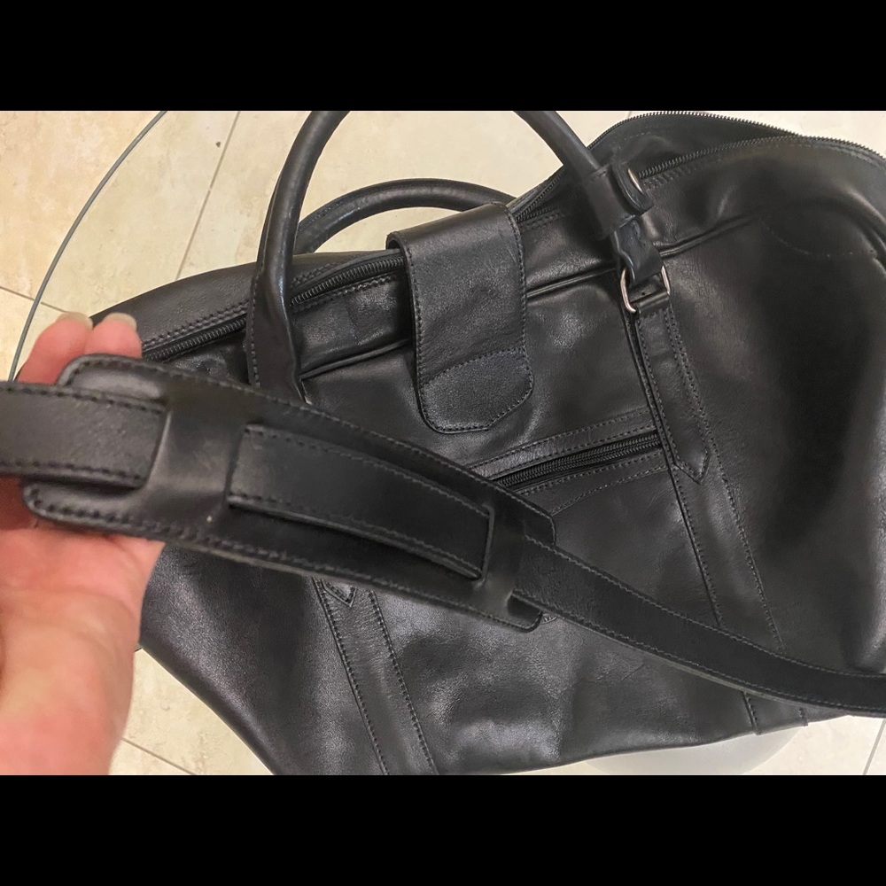 Roots Canada Black Genuine Leather Duffle Bag - Picture 3 of 13